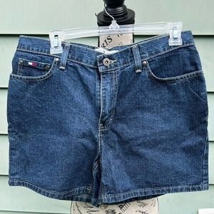 Vintage NWT Tommy Hilfiger Y2K blue jean high waisted shorts w/ pockets